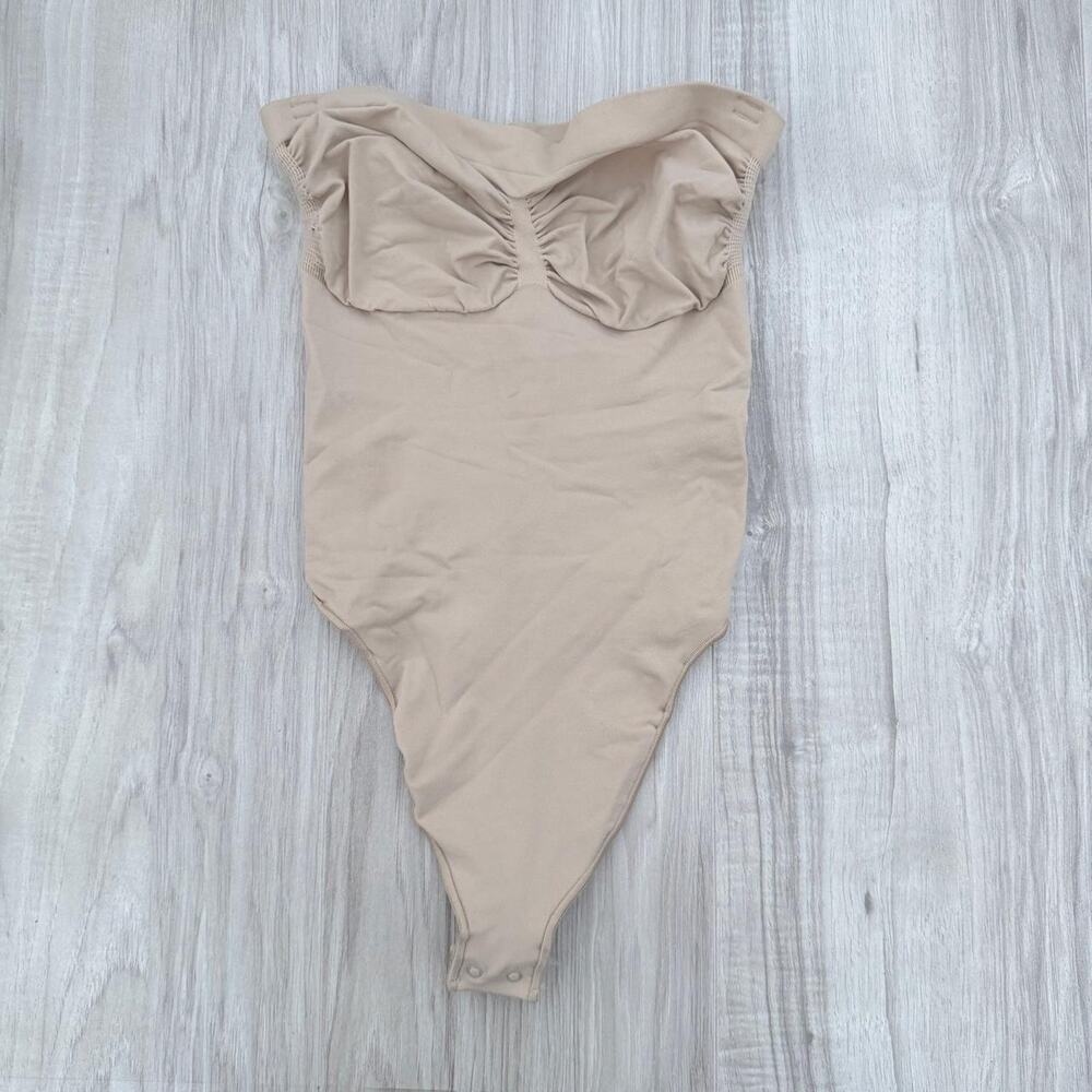 SKIMS Strapless Shapewear Bodysuit Nude – Size L